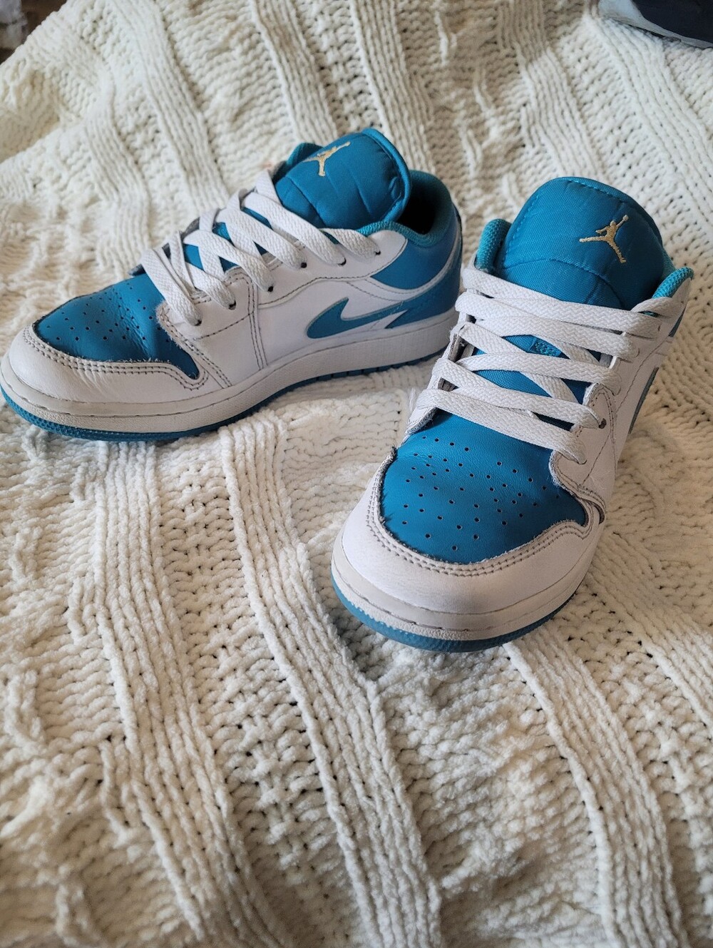 Nike Air Jordan Low Top Sneakers - White/ Celestial Gold aquatone  (Teal Blue)